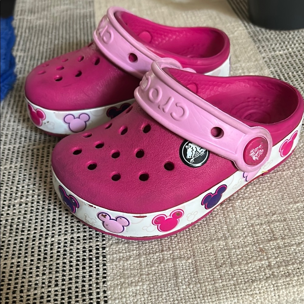 CROCS Pink Sandals Comfortable Slip-On Footwear - Picture 6 of 7